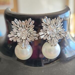 Elegant Shiny Pearl And Crystal Earrings Snowflake Pattern Holidays Formal